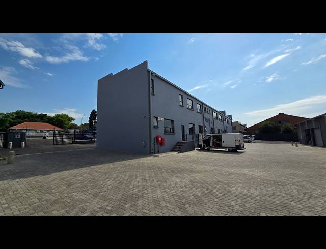 330M² RETAIL TO LET IN EASTLEIGH